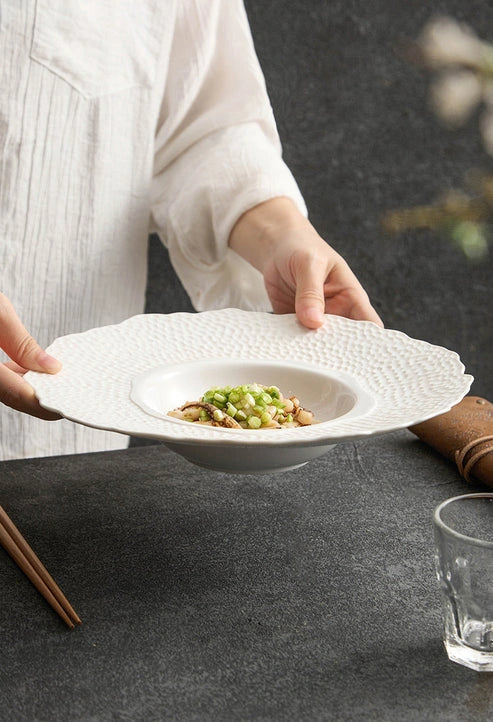Aaponminimarket Petal-Edge Textured Ceramic Plate