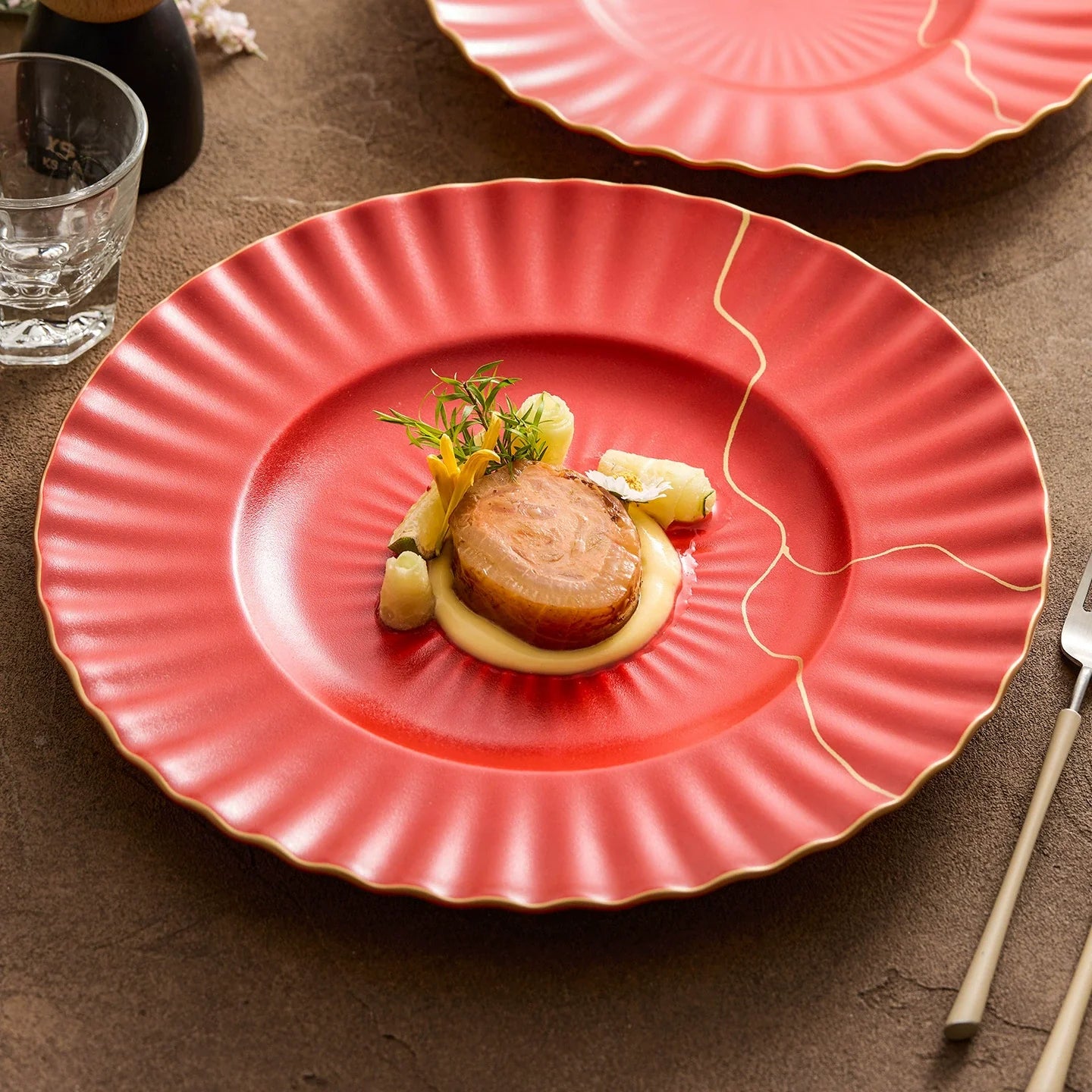 Aapon mini market -Luxury Red Ceramic Dinner Plate with Golden Veins