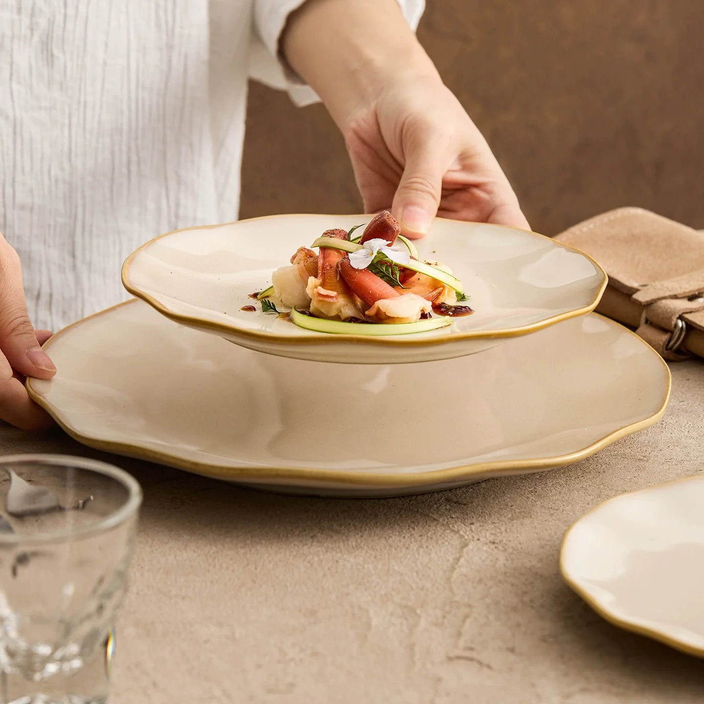 Aapon mini market - Artisanal Wavy-Edge Kiln-Glazed Shallow Plate