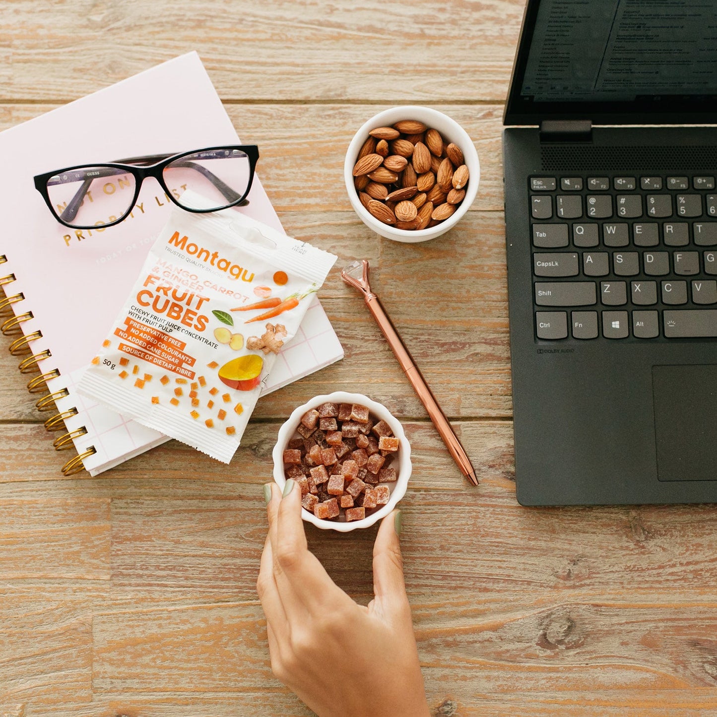 Aaponminimarket Montagu: Fruit Cubes - Mango, Carrot & Ginger