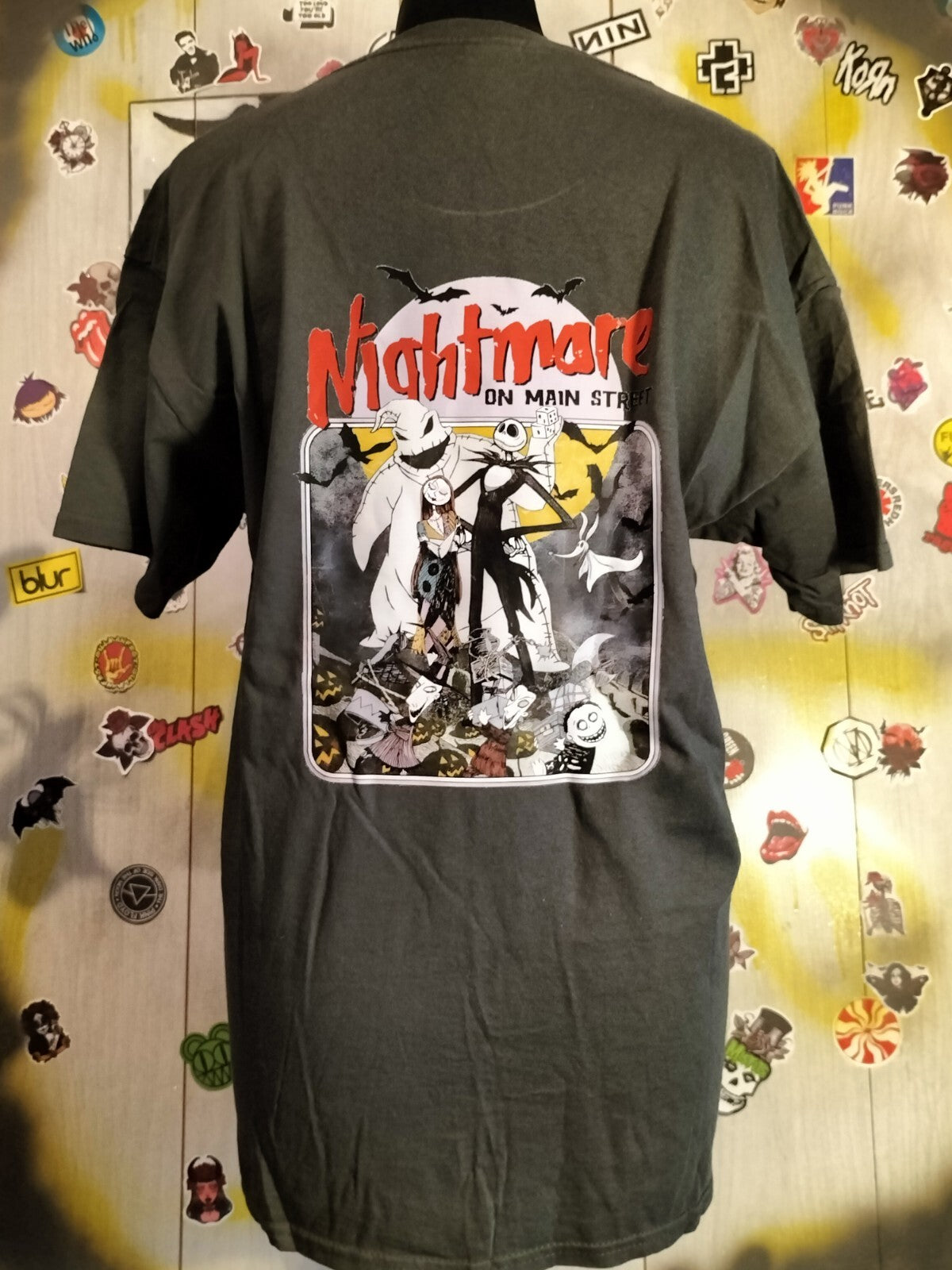 A Nightmare Before Christmas T-Shirt – Grey, Size L