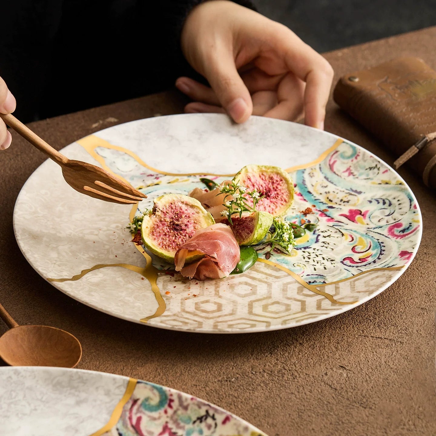 Aapon mini market -Gold-Thread Porcelain Shallow Plate