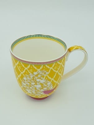 Aapon mini market -give me this mug in a solid white background