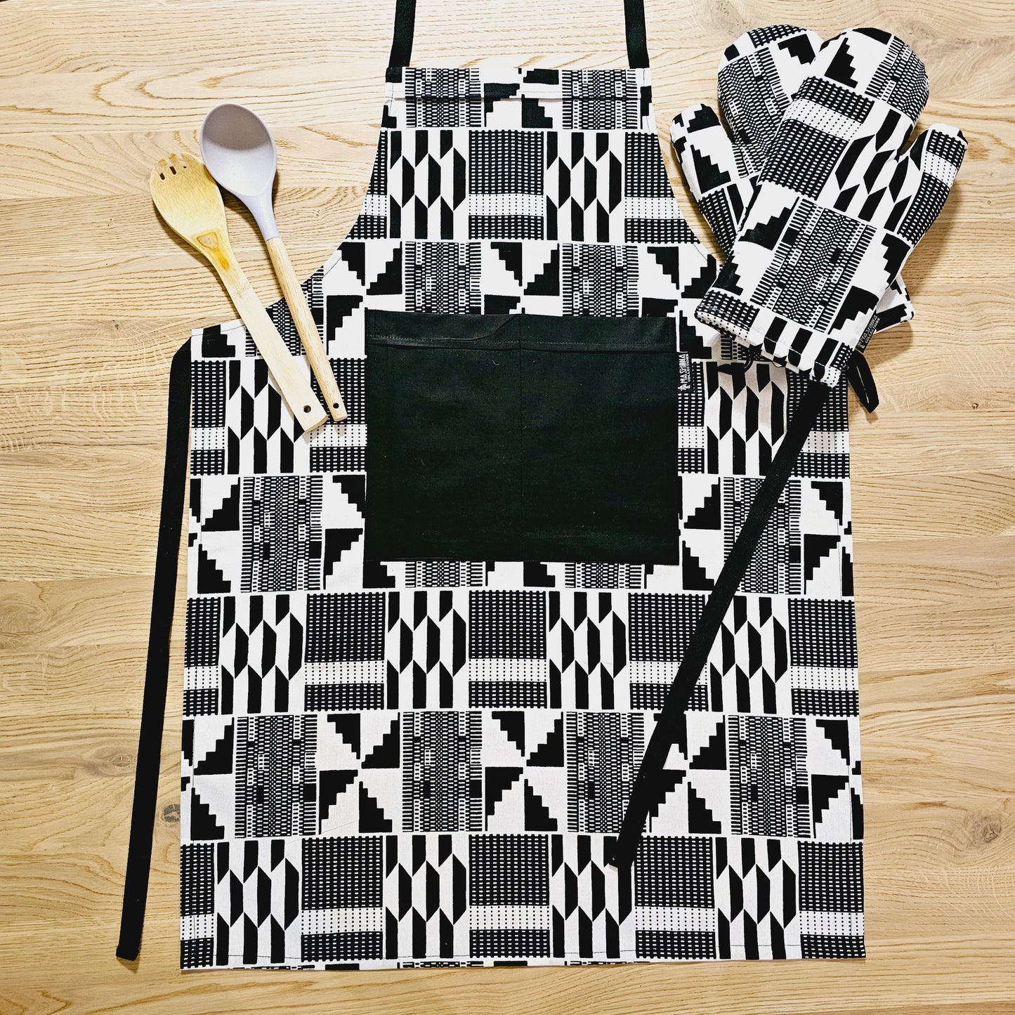 Aapon mini market -Handmade Apron and Matching Oven Gloves Set