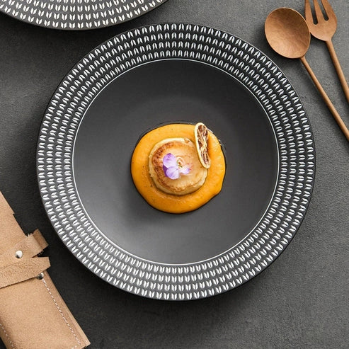 Aaponminimarket Chain-Link Geometric Matte Black Pasta Plate