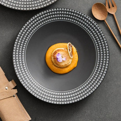 Aaponminimarket Chain-Link Geometric Matte Black Pasta Plate