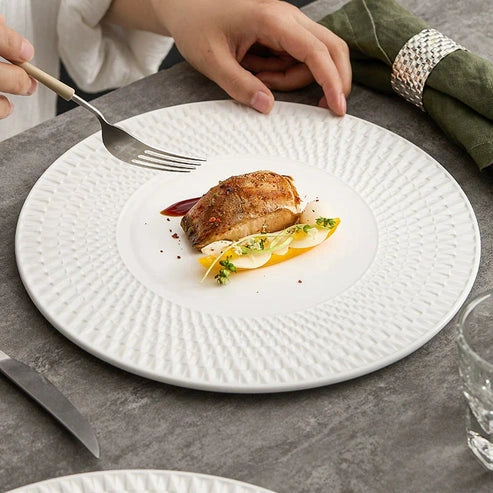Aaponminimarket Embossed Spiral Shadow White Ceramic Plate