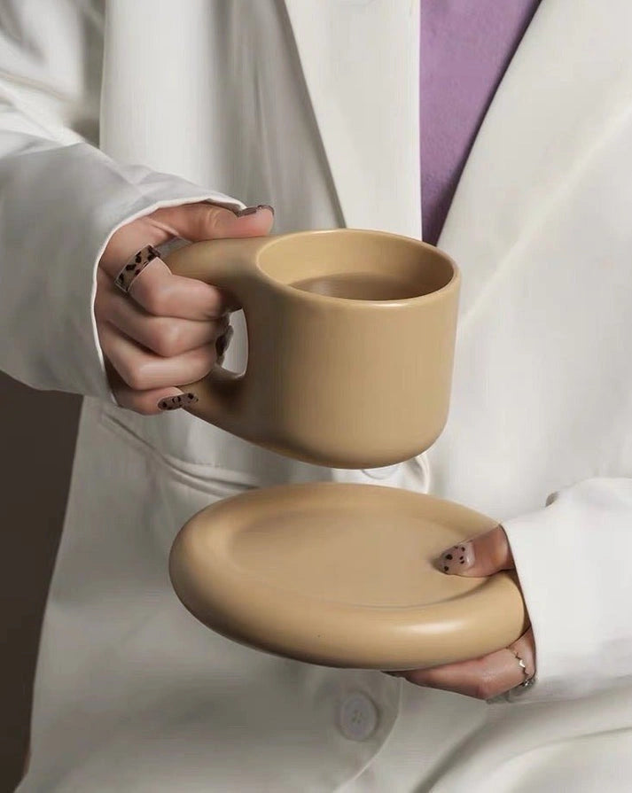 Aaponminimarket Handcrafted Bauhaus Ceramic Chubby Mugs