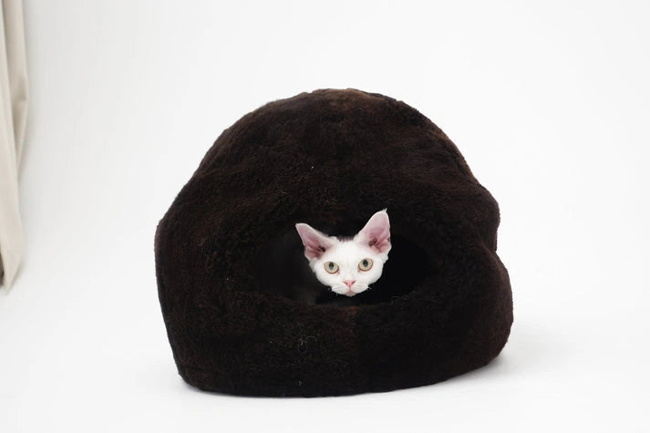 Aaponminimarket Nest Natural Sheepskin Pet Bed - Brown