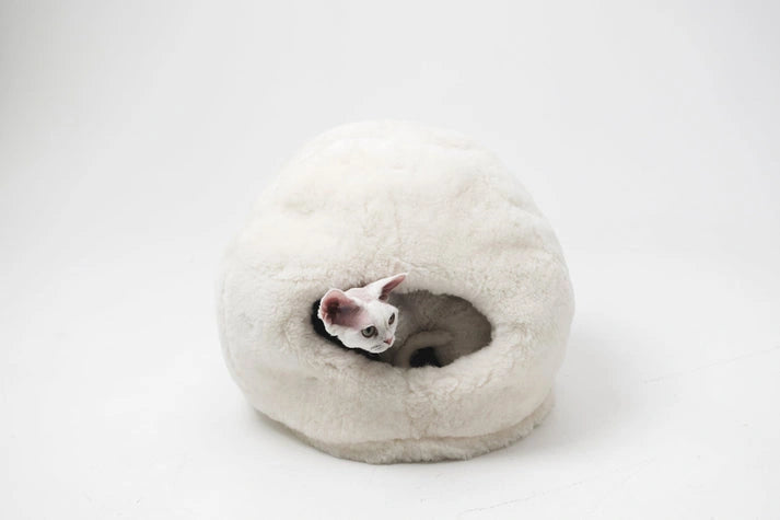 Aaponminimarket Nest Natural Sheepskin Pet Bed - White