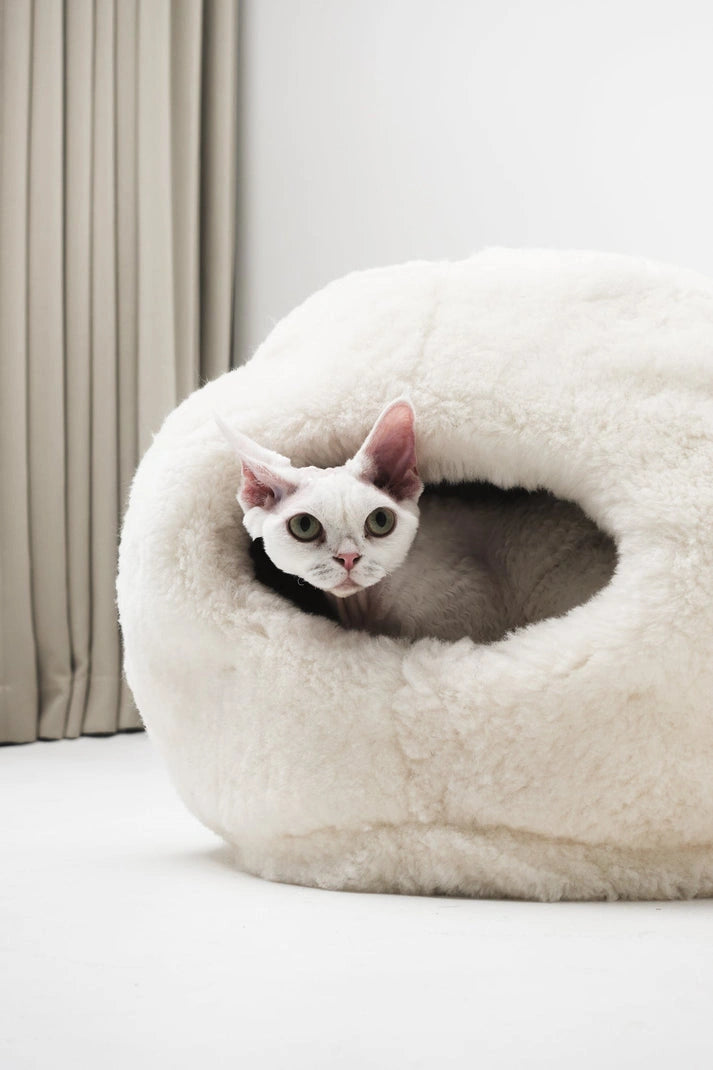 Aaponminimarket Nest Natural Sheepskin Pet Bed - White
