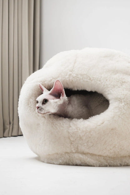 Aaponminimarket Nest Natural Sheepskin Pet Bed - White