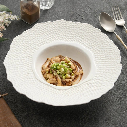 Aaponminimarket Petal-Edge Textured Ceramic Plate