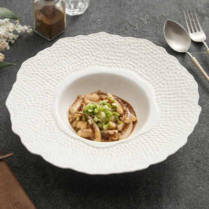 Aaponminimarket Petal-Edge Textured Ceramic Plate