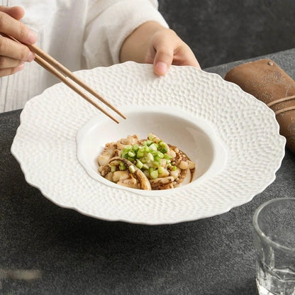 Aaponminimarket Petal-Edge Textured Ceramic Plate