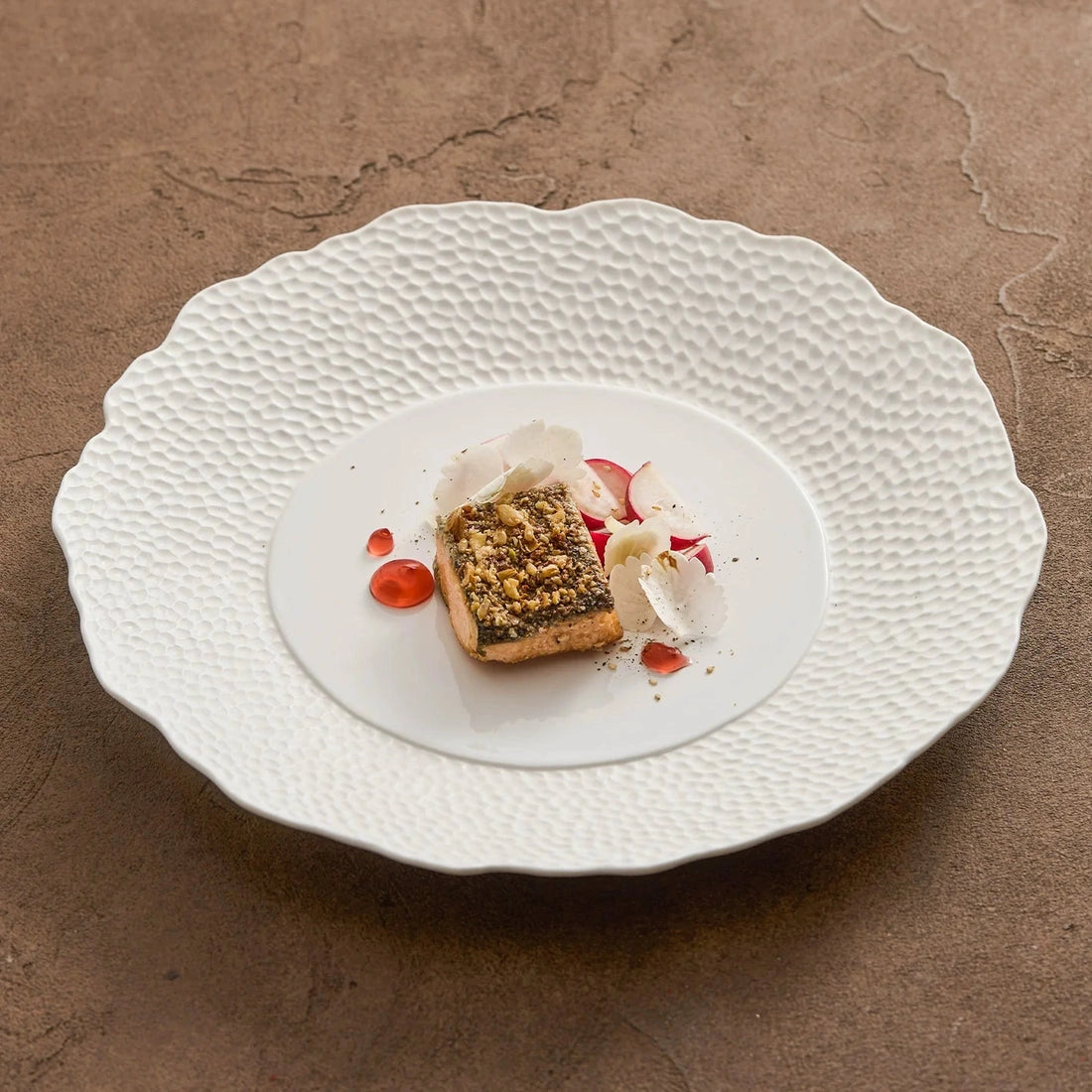 Aaponminimarket Textured Ceramic Dinner Plate