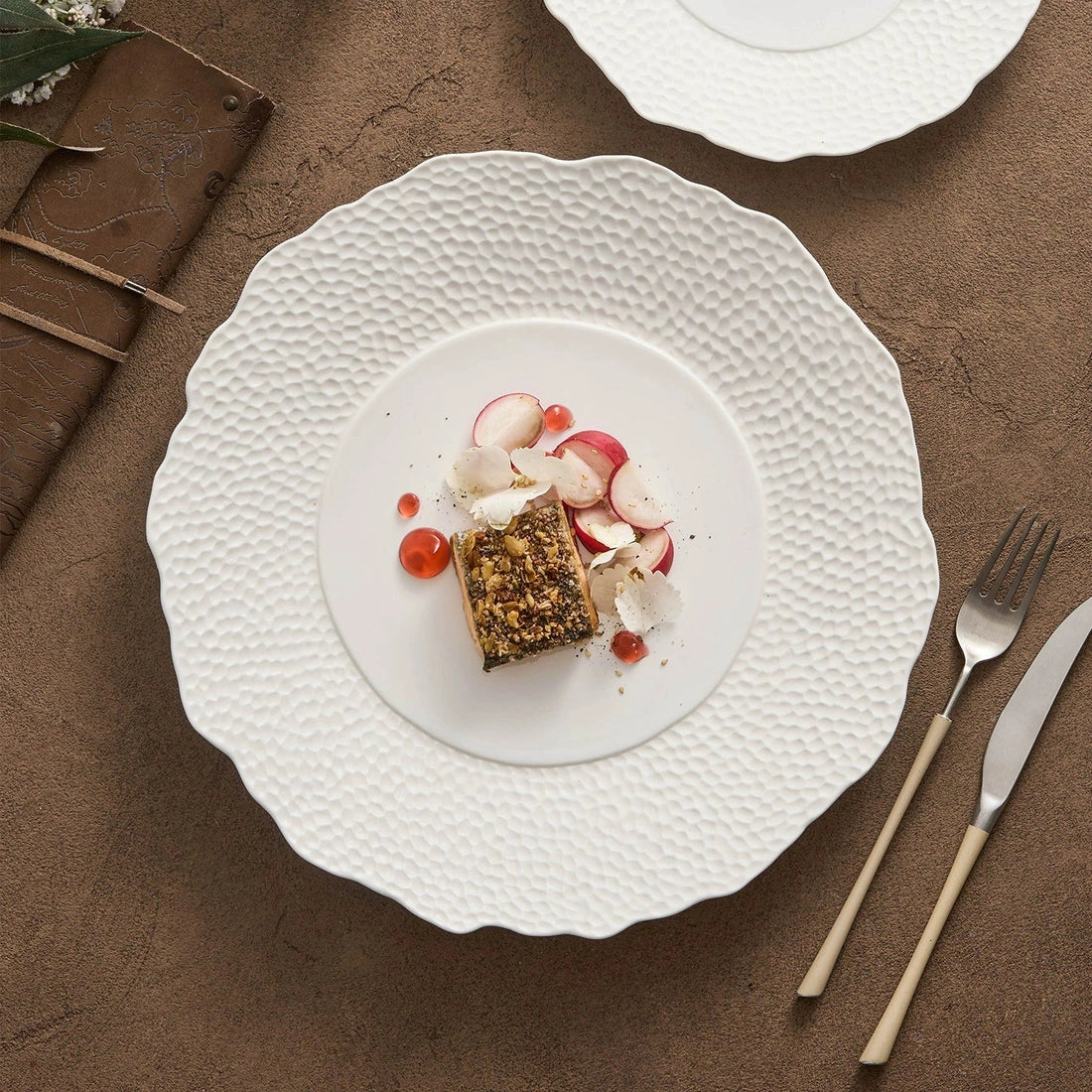 Aaponminimarket Textured Ceramic Dinner Plate