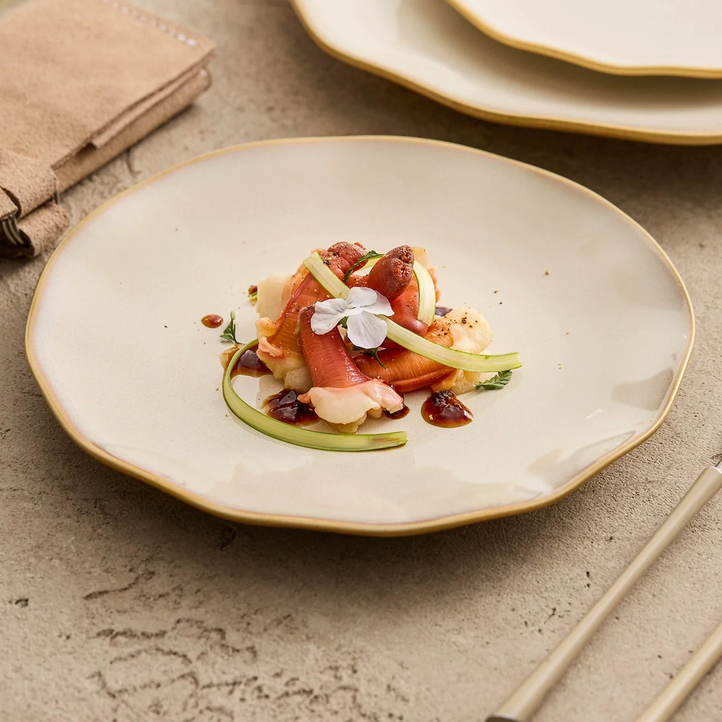 Aapon mini market - Artisanal Wavy-Edge Kiln-Glazed Shallow Plate