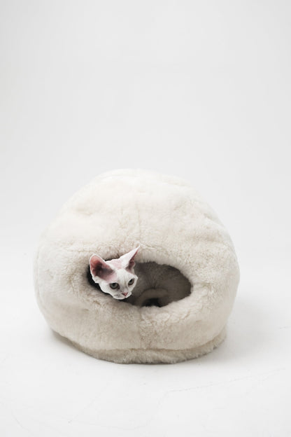 Nest Natural Sheepskin Pet Bed - White