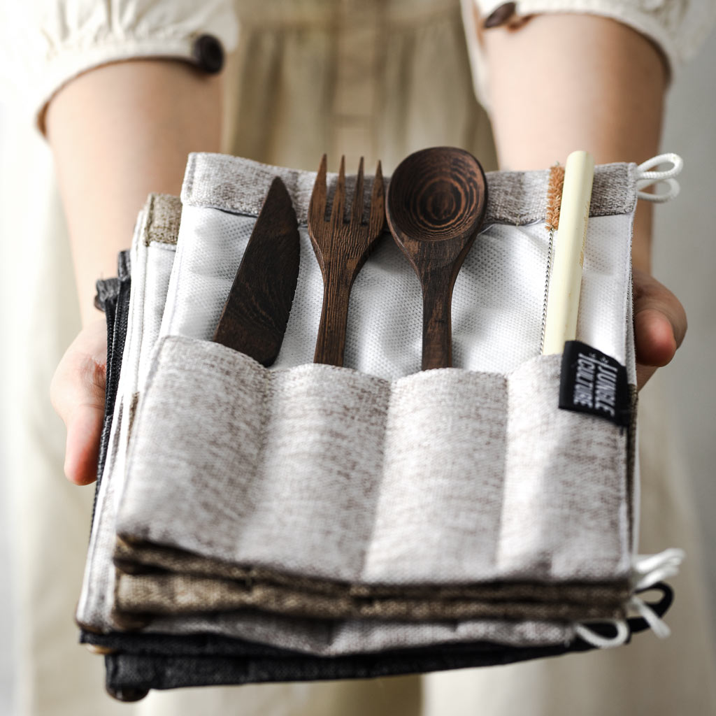 Aapon mini market -Dark Wood Cutlery Set (Light grey bag)