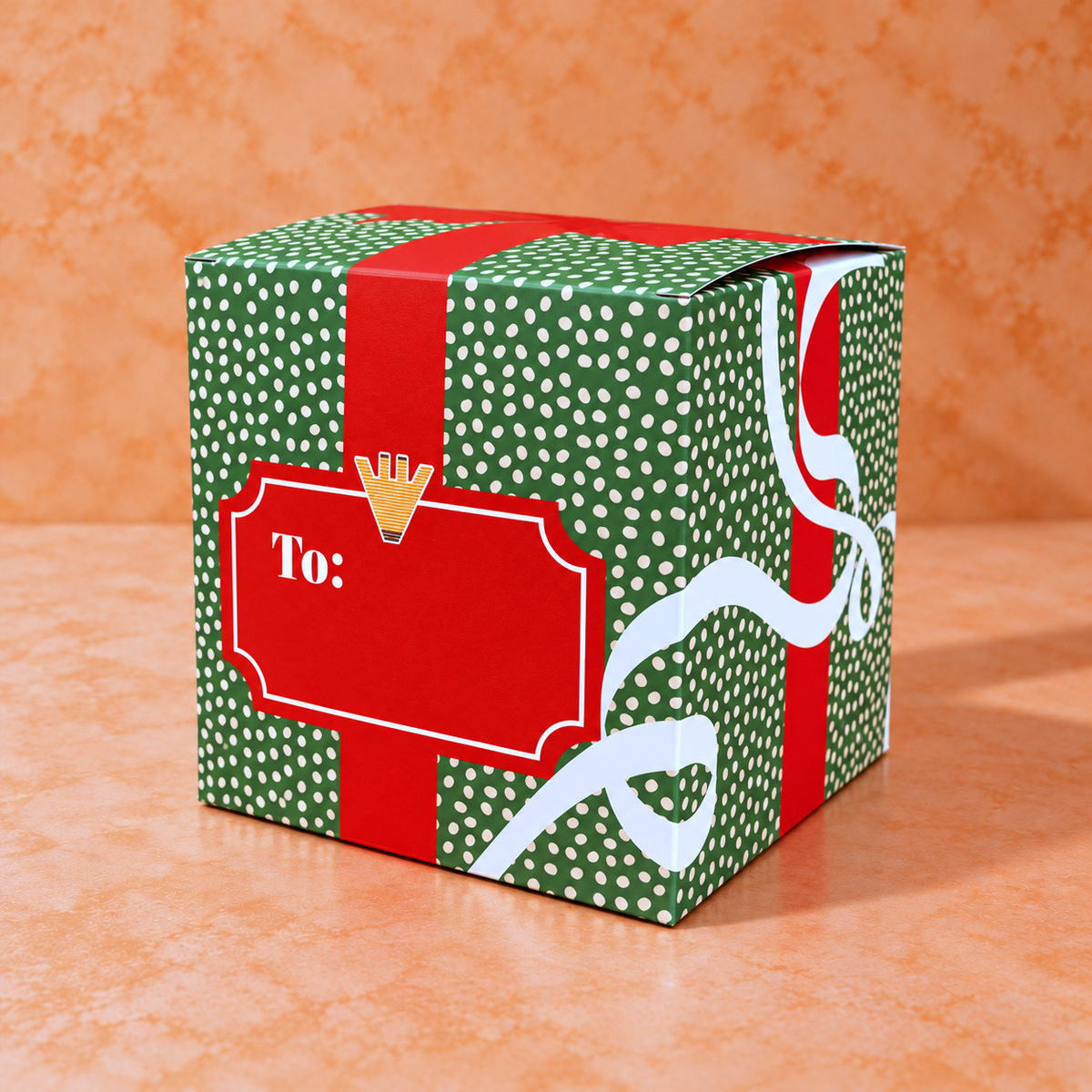 Green and red Christmas cocktail gift box with gift tag