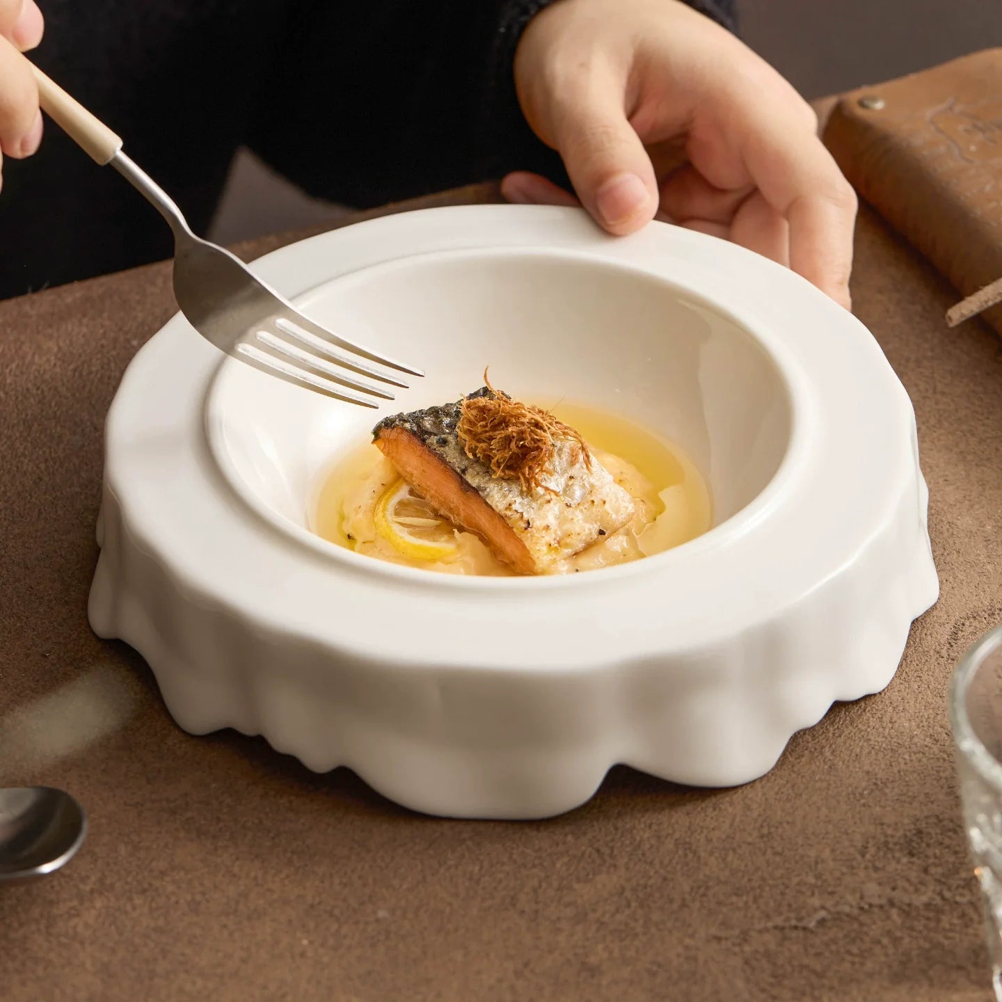 Aapon mini market - GOSEUNG “Cloudform” Sculpted Porcelain Plate