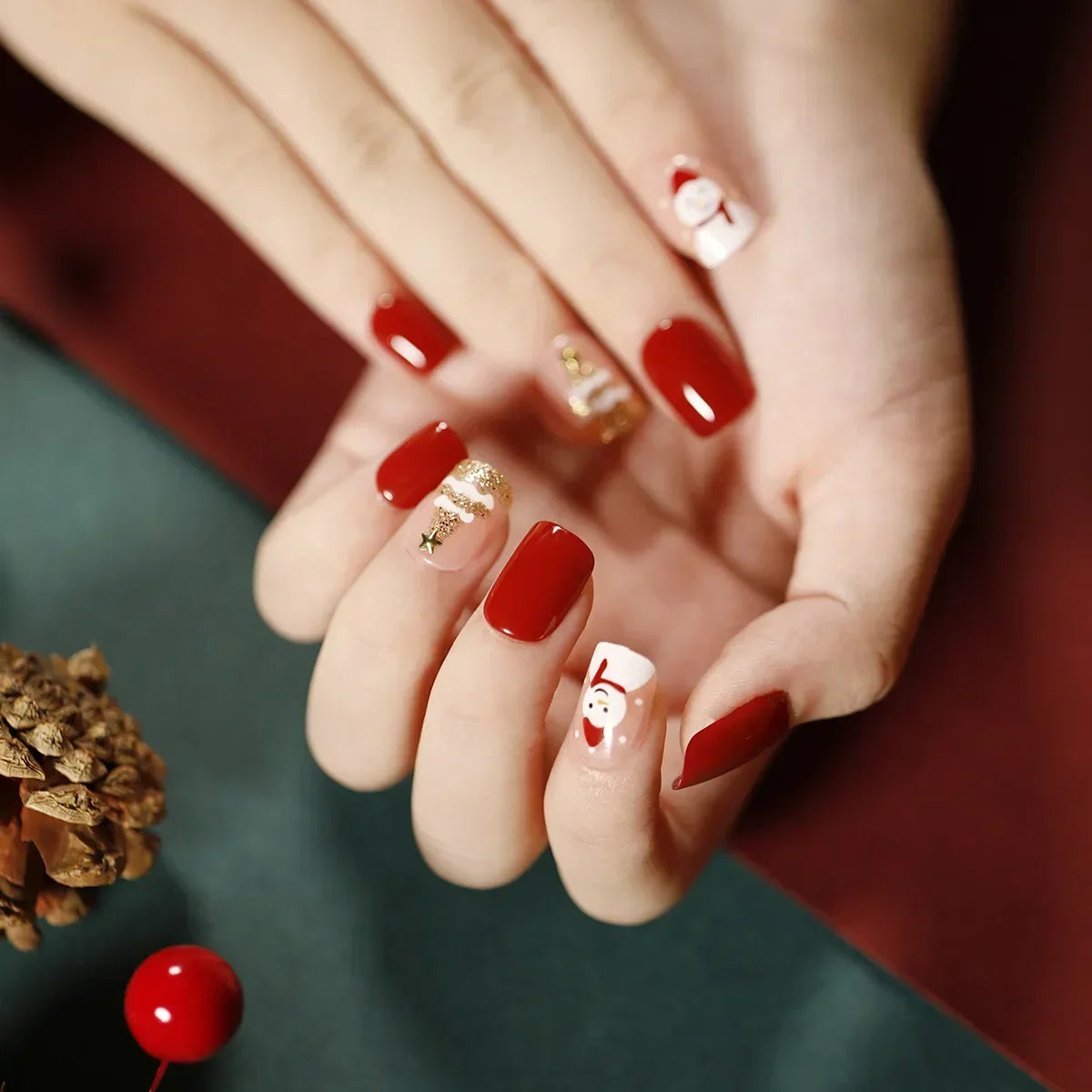 Christmas Press-On Nails – 24-Piece Sets, 60+ Designs