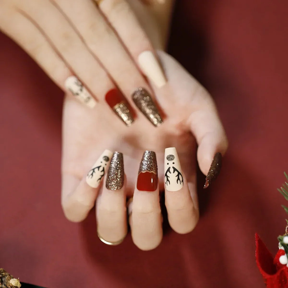 Christmas Press-On Nails – 24-Piece Sets, 60+ Designs