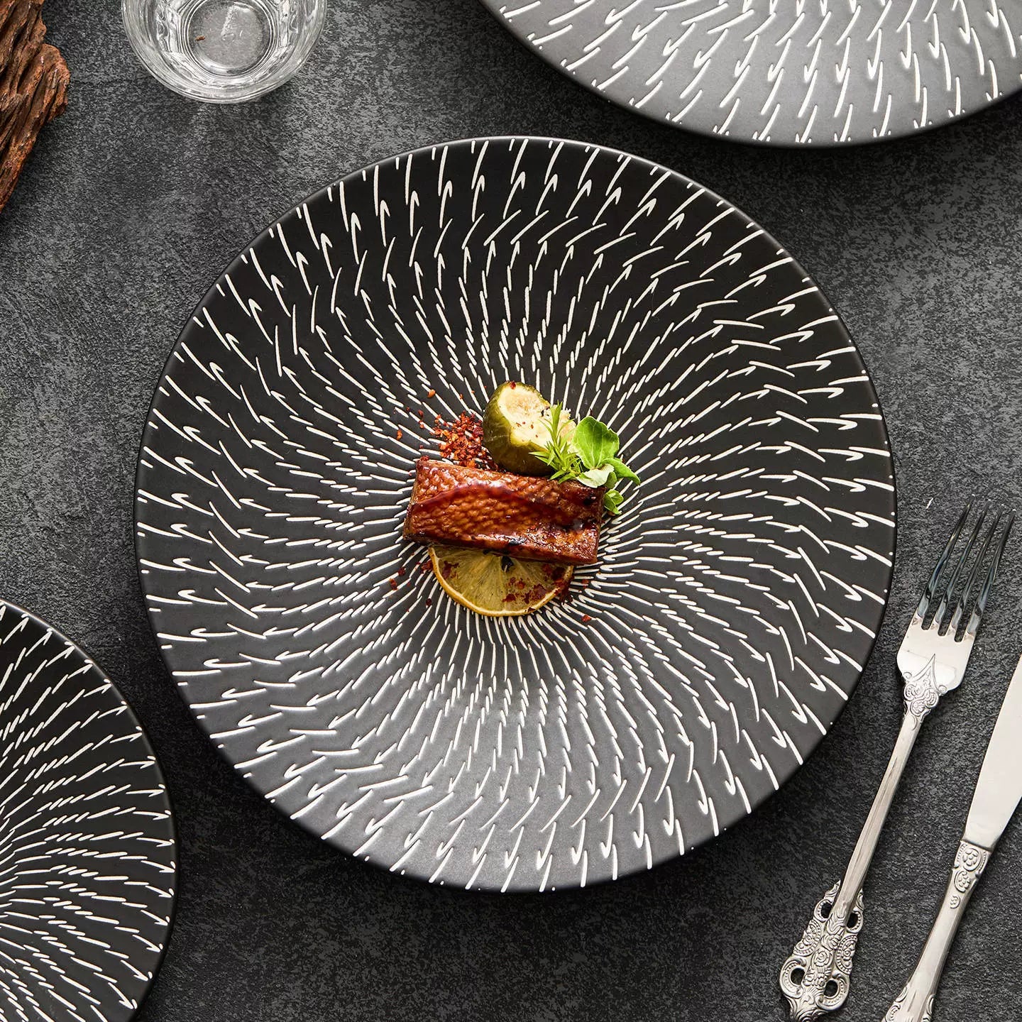 Aapon mini market - Radiant Pattern Ceramic Dinner Plate