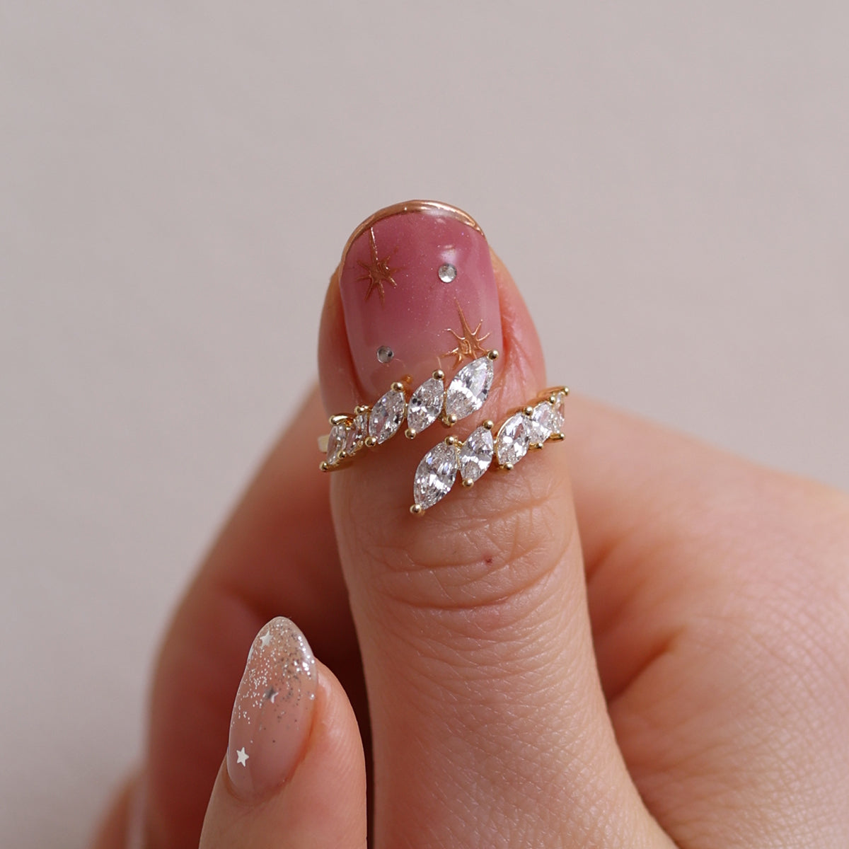 Wing crown ring