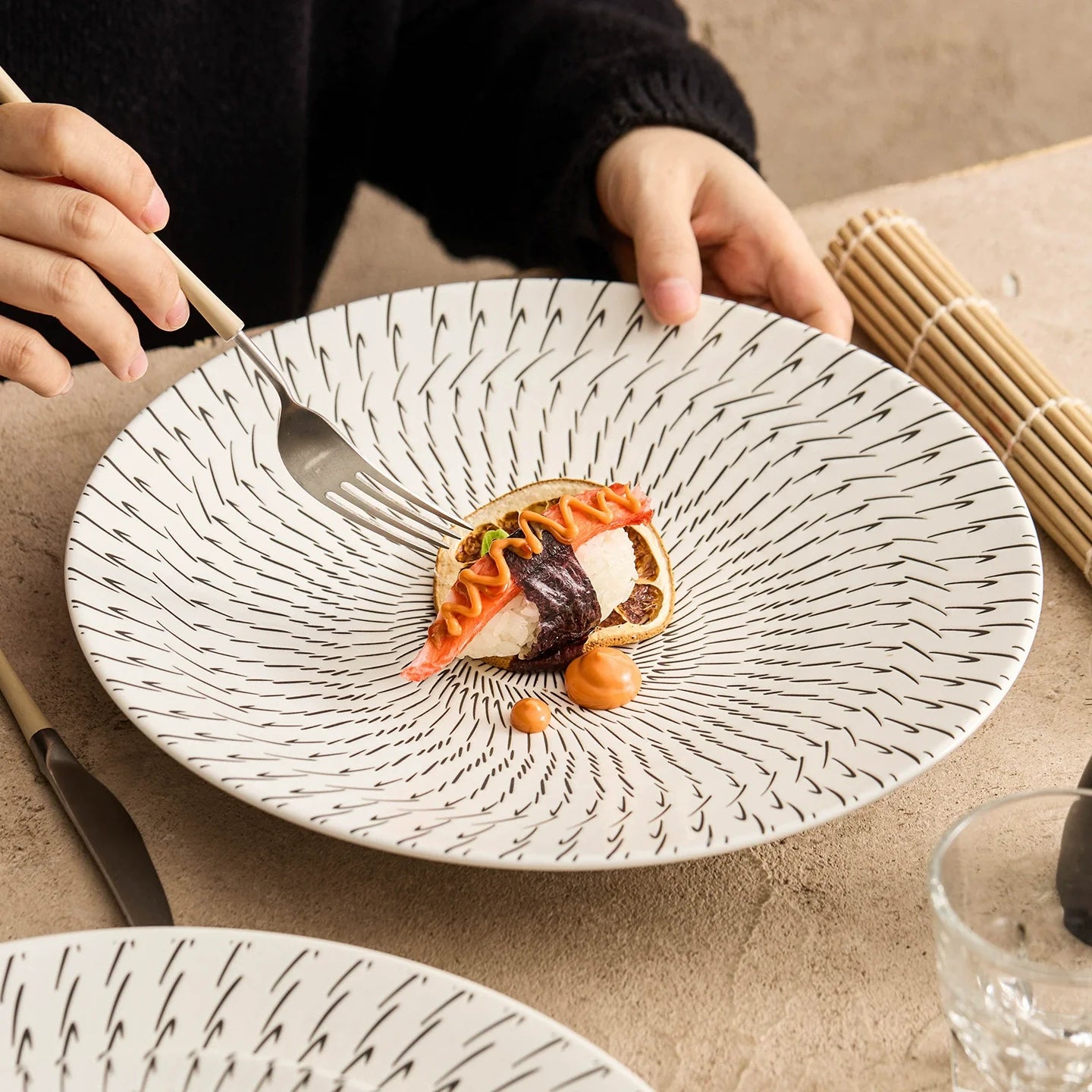 Aapon mini market - Radiant Pattern Ceramic Dinner Plate
