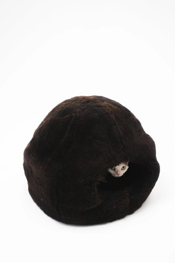 Aaponminimarket Nest Natural Sheepskin Pet Bed - Brown