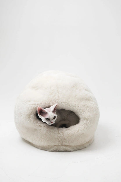 Aaponminimarket Nest Natural Sheepskin Pet Bed - White