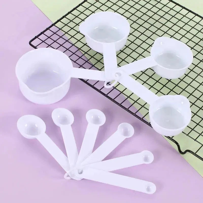 Aapon mini market -Plastic Measuring Cups Set