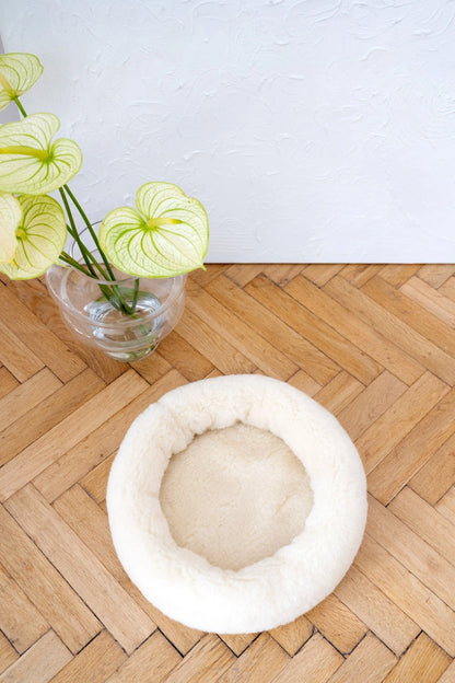 Aaponminimarket Round Natural Wool Pet Bed - White