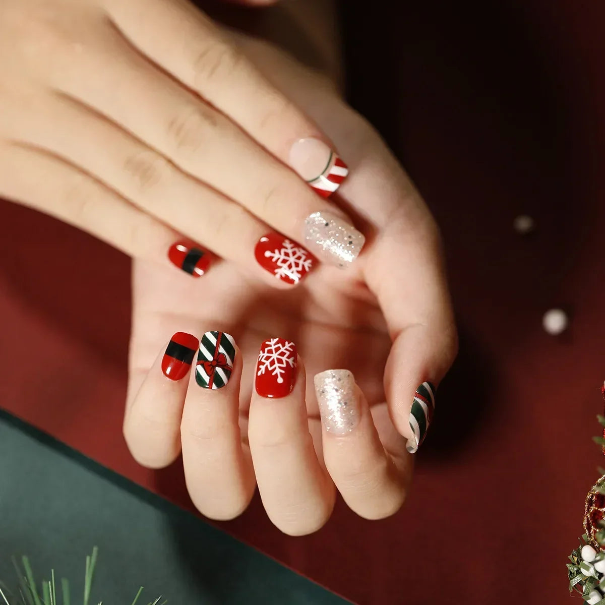 Christmas Press-On Nails – 24-Piece Sets, 60+ Designs