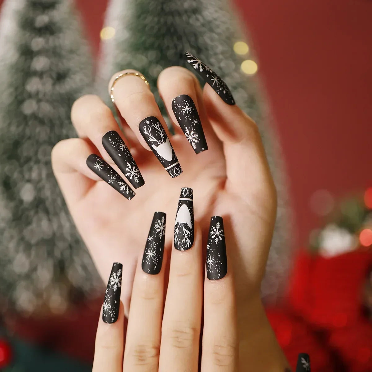 Christmas Press-On Nails – 24-Piece Sets, 60+ Designs
