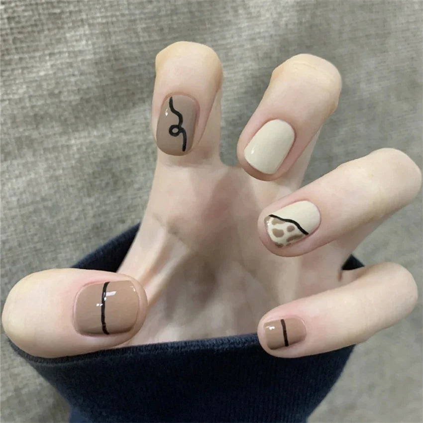 White Small Flower Acrylic Press-On Nails