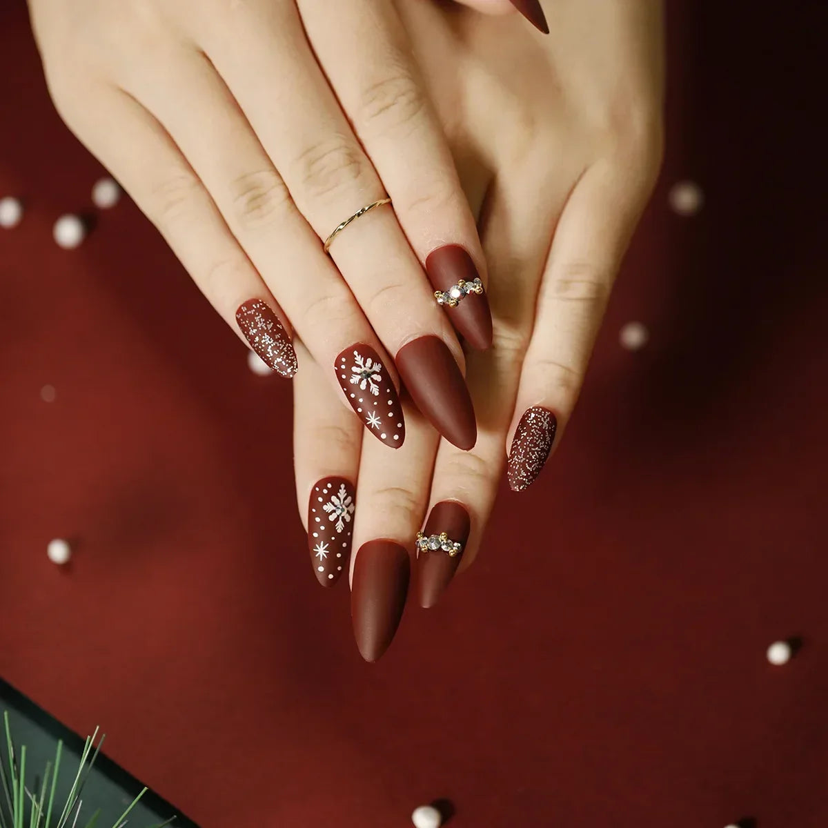 Christmas Press-On Nails – 24-Piece Sets, 60+ Designs