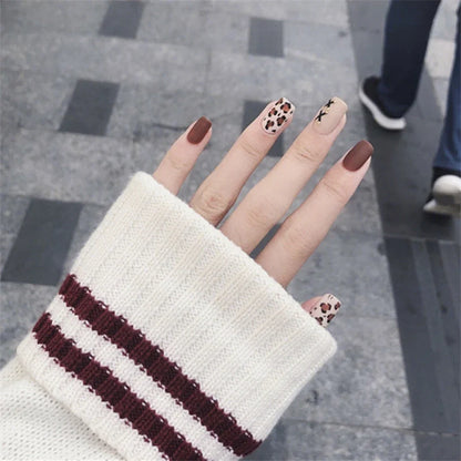 White Small Flower Acrylic Press-On Nails