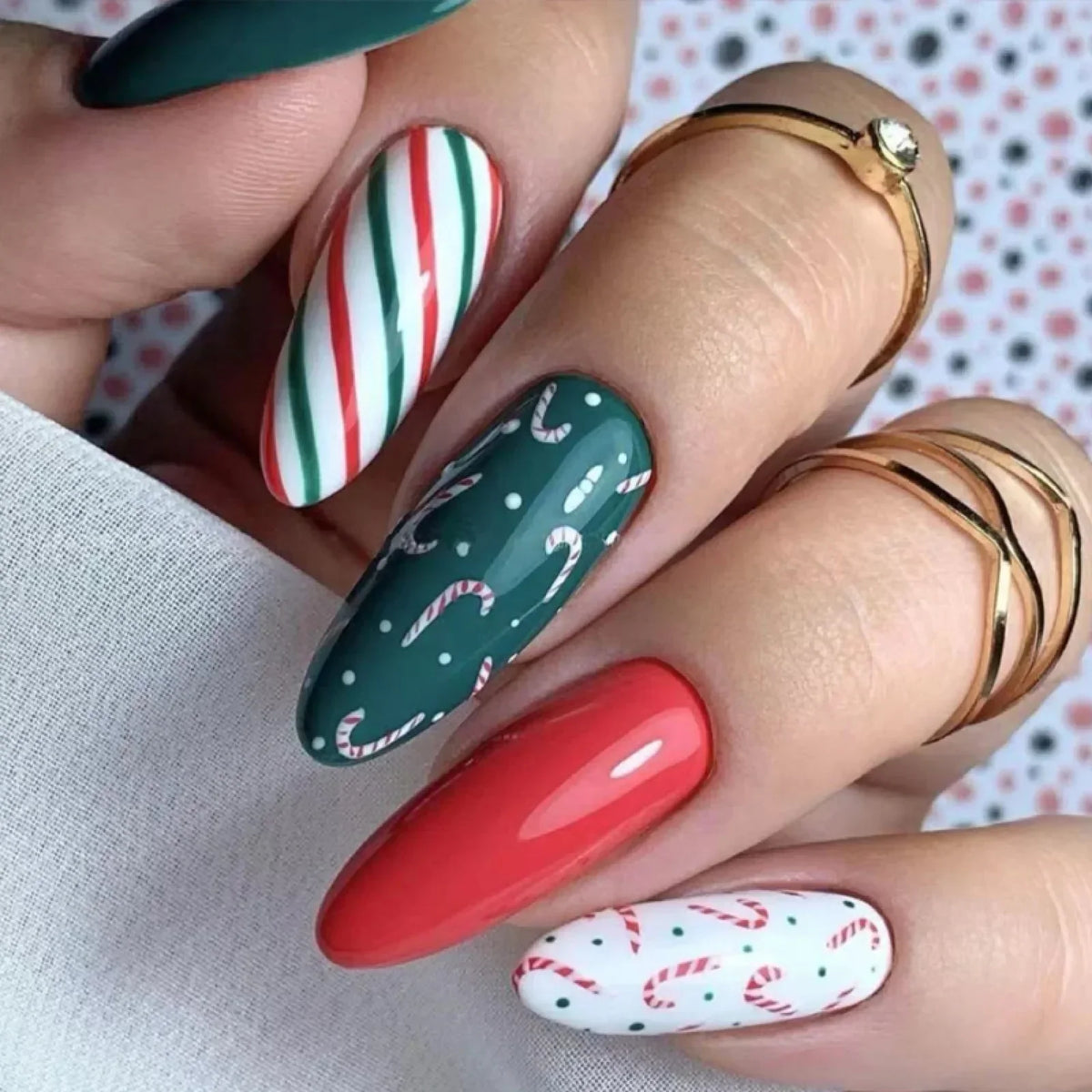 Christmas Press-On Nails – 24-Piece Sets, 60+ Designs