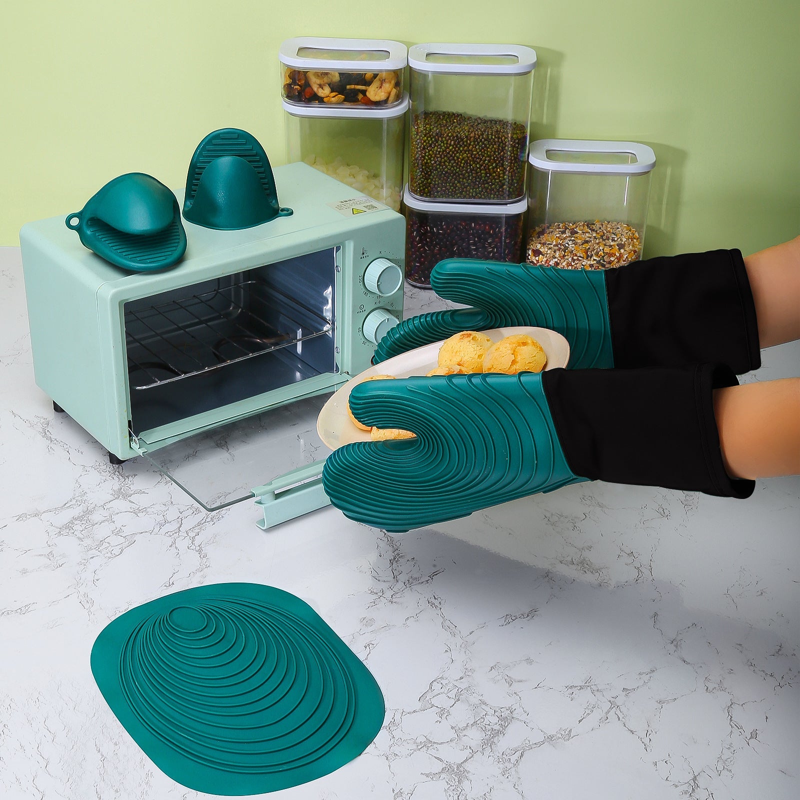 Aapon mini market - NNEDSZ Red Spiral Pattern Silicone Oven Mitts
