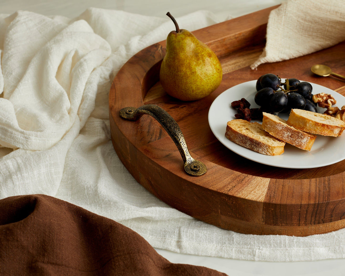 Aapon mini market -Lyon Wood Oval Serving Tray With Handles