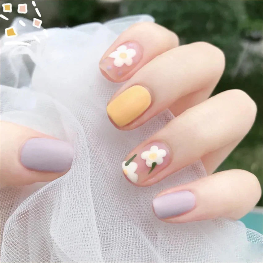 Aapon Mini Market Ltd White Floral Press-On Nails