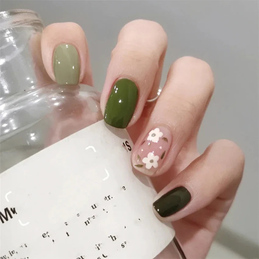 White Floral Press-On Nails
