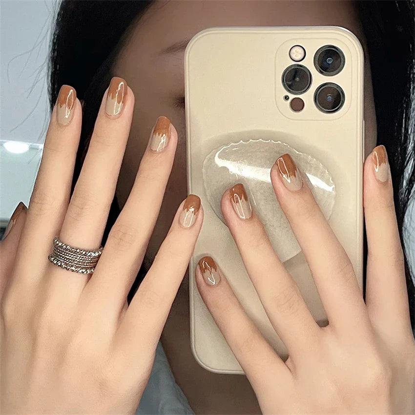White Small Flower Acrylic Press-On Nails