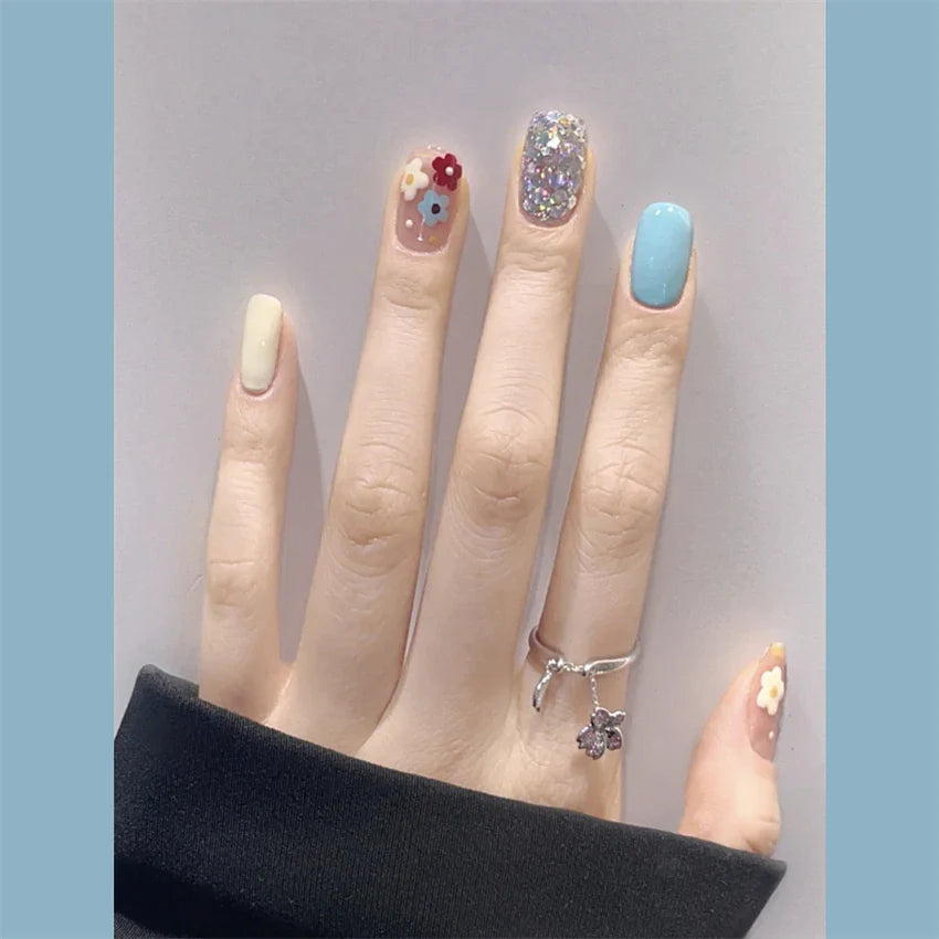 White Floral Press-On Nails