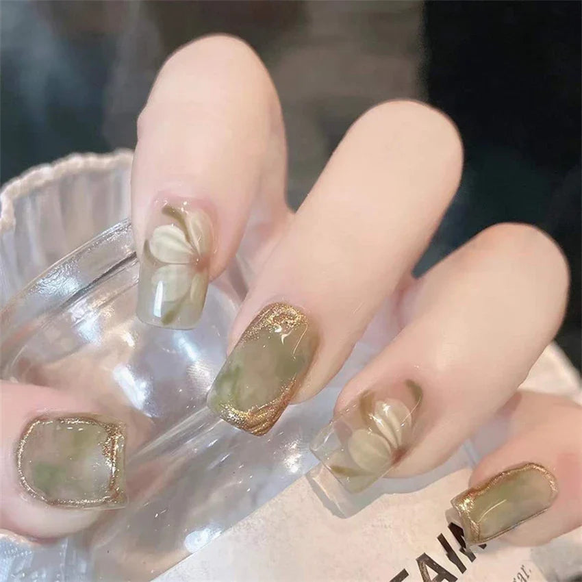White Small Flower Acrylic Press-On Nails