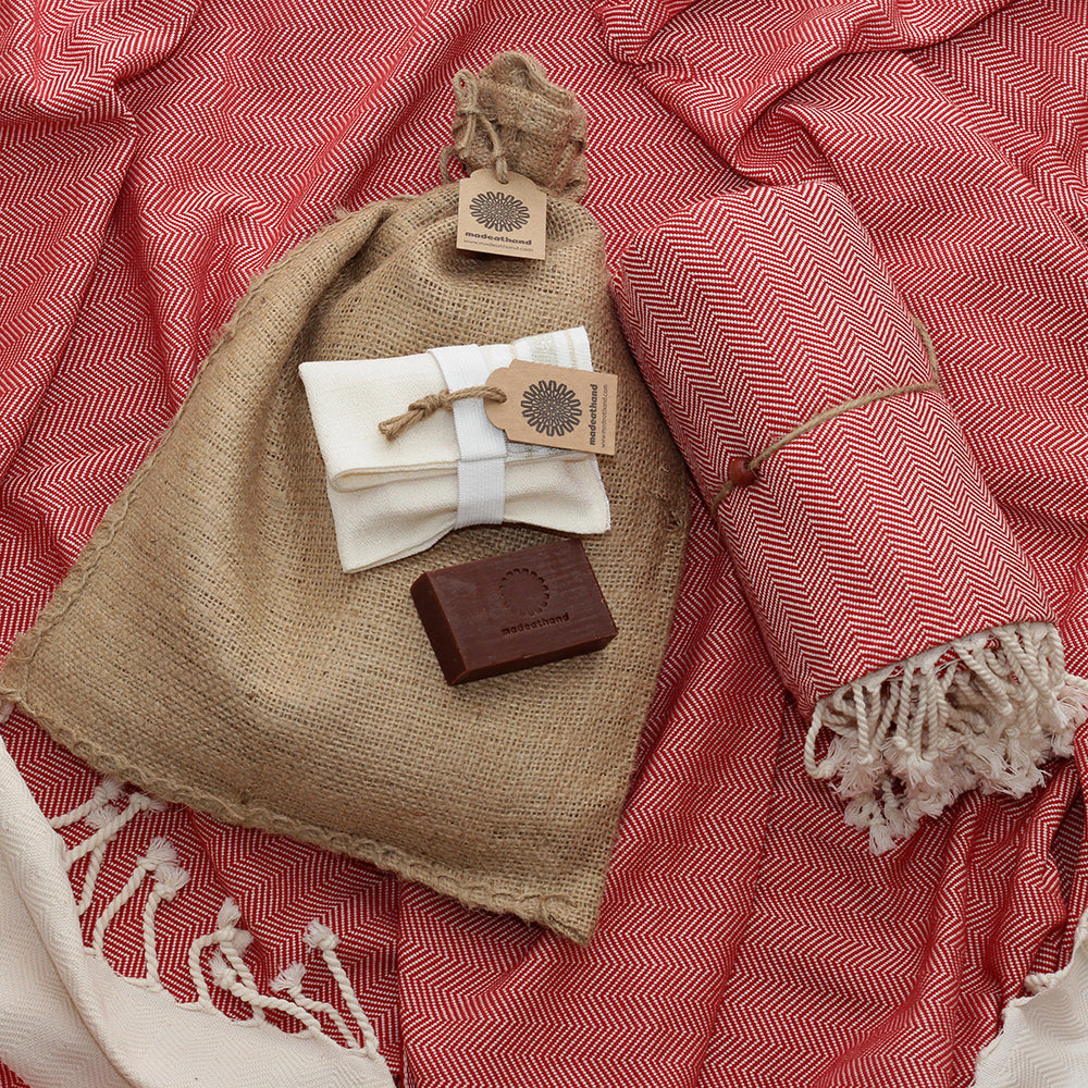 Aapon Mini Market Ltd -BUNDLE x 5 Bath & Body - Herringbone Red