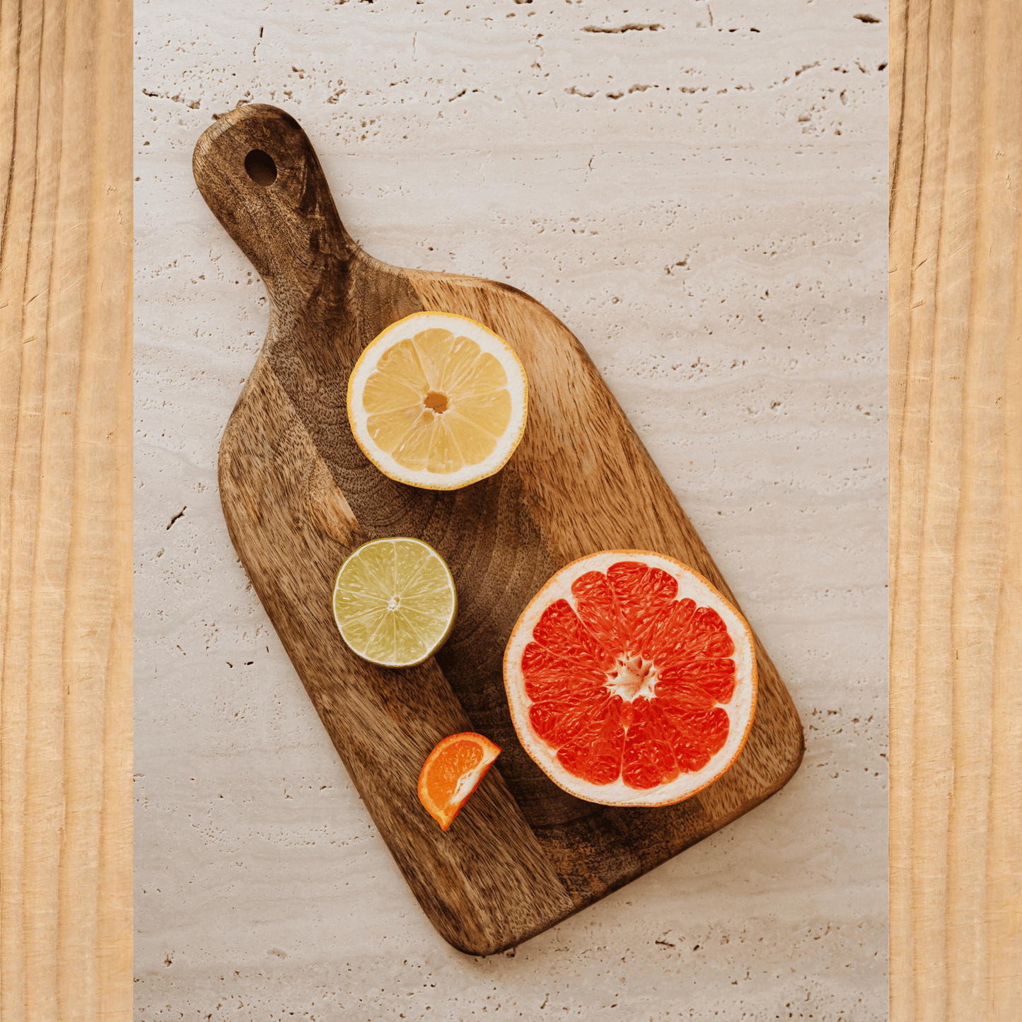 Aapon mini market -Cutting Board Walnut